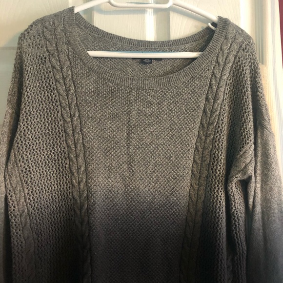 American Eagle Ombré sweater - Picture 2 of 7